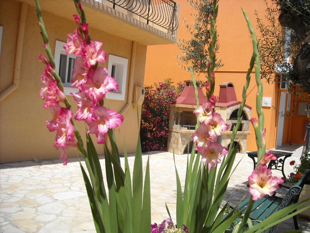Erietta Studios Svoronata Bagian luar foto